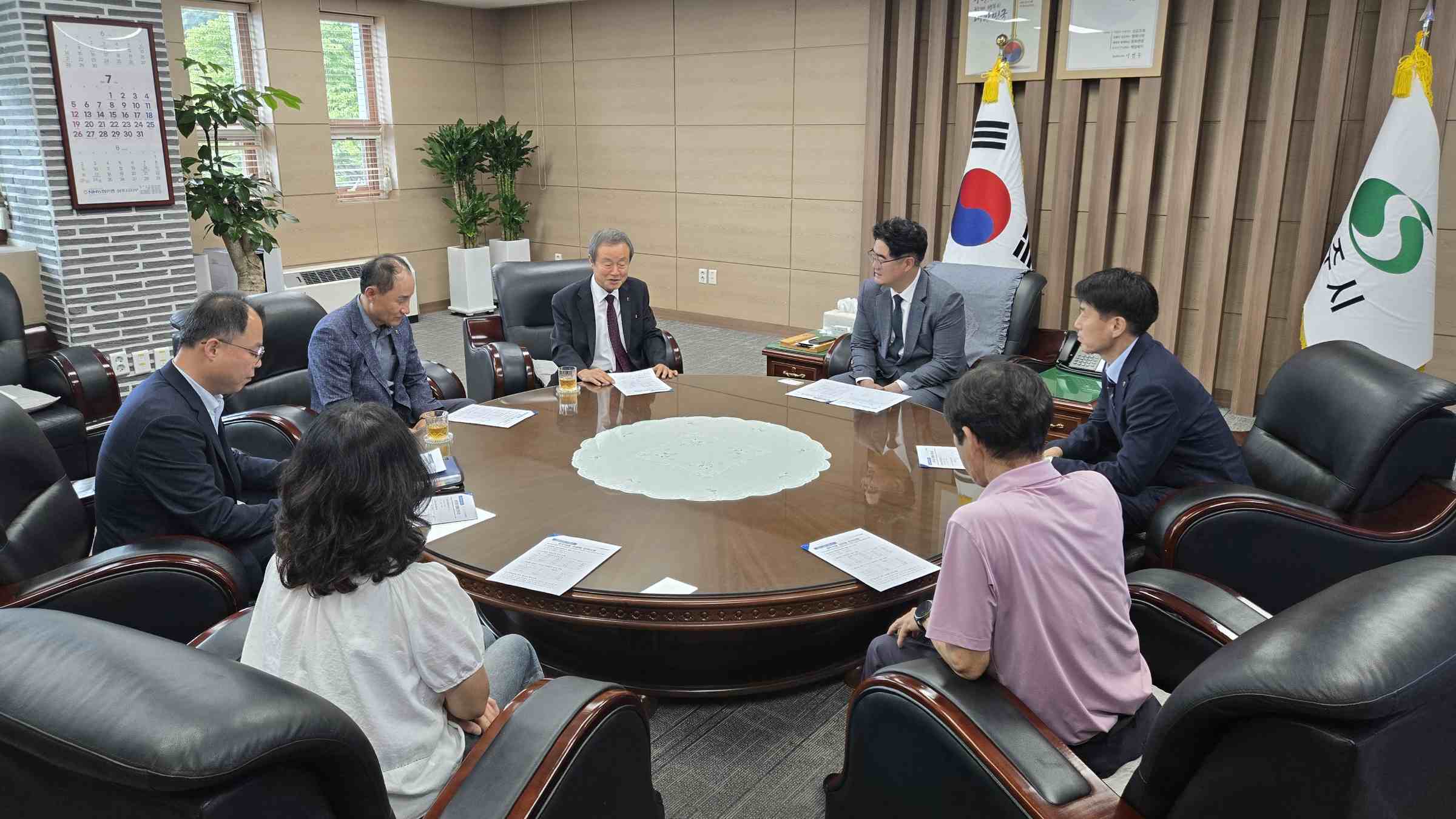 경북도회, 상주시장과 지역 전문건설산업 활성화 세일즈